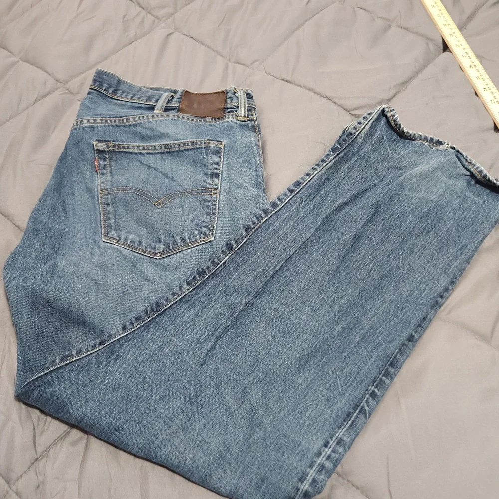 Levi's 501 Jeans Men's 42x32 High Rise Button Fly USA Light Wash‎ Cotton